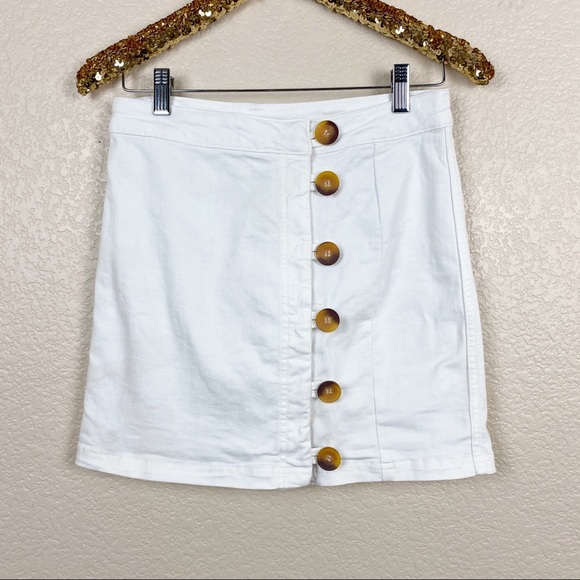 Free People Dresses & Skirts - Free People • White Little Daisies Button Skirt